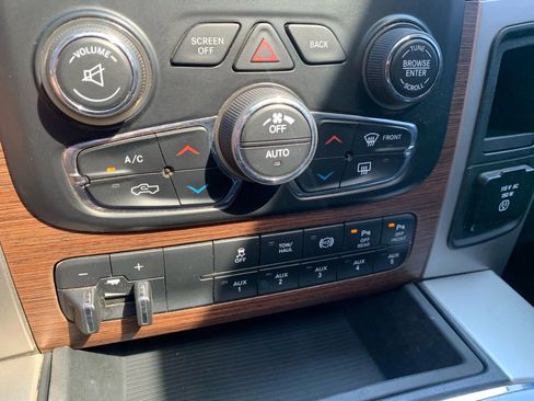 Used 2016 RAM 2500 Laramie w/ Convenience Group image 20