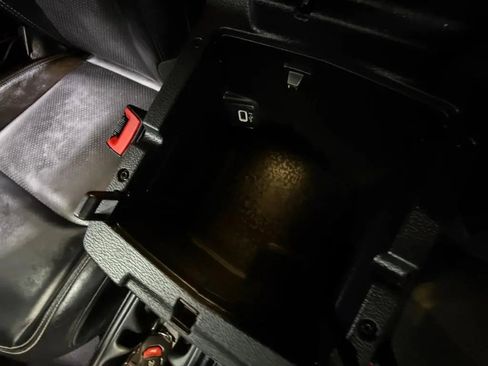 Used 2019 Jeep Wrangler Unlimited Rubicon AWD/4WD image 17
