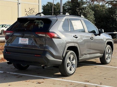 New 2025 Toyota RAV4 XLE image 4