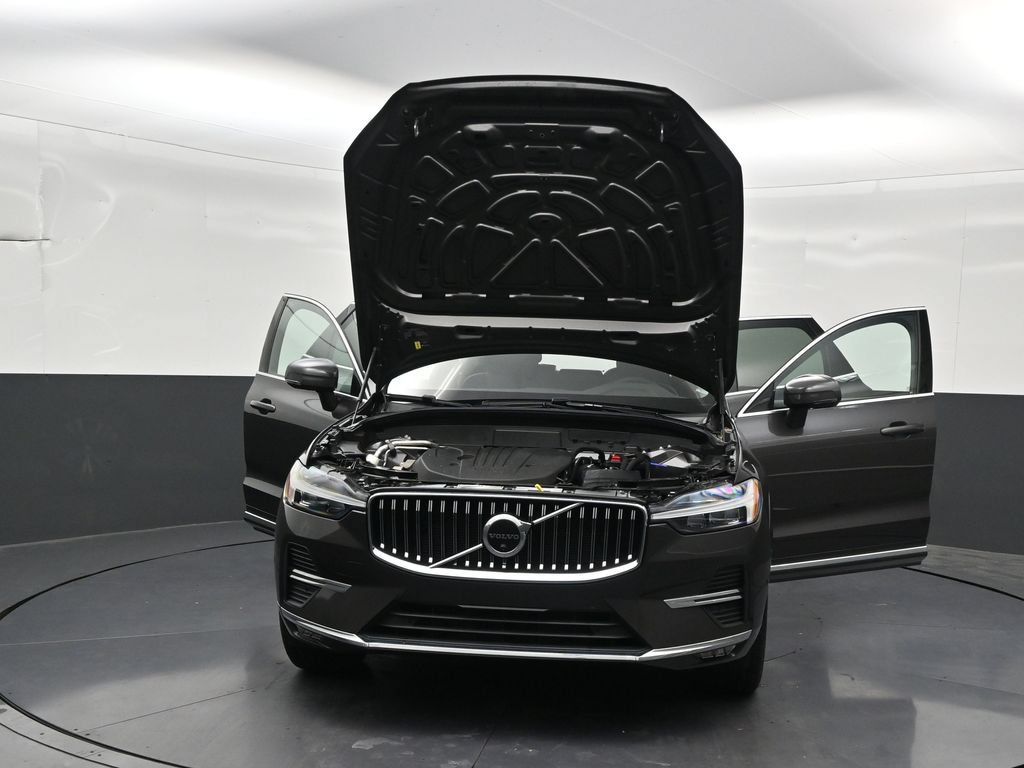 Certified 2023 Volvo XC60 B5 Plus AWD/4WD image 37