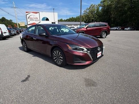 Used 2025 Nissan Altima 2.5 SV FWD image 25