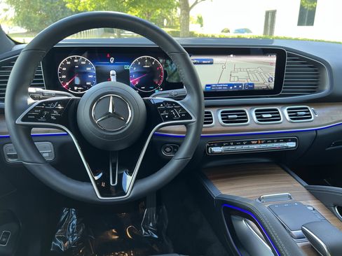 Certified 2025 Mercedes-Benz GLE 450 4MATIC image 30