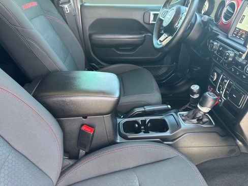 Used 2019 Jeep Wrangler Unlimited Rubicon AWD/4WD image 27