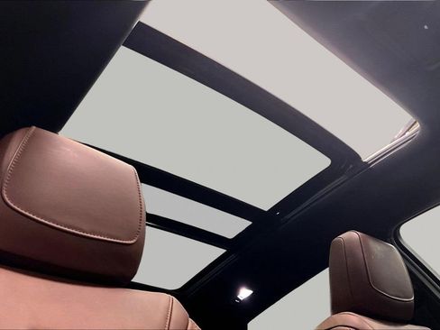 Certified 2025 Cadillac XT5 Sportv w/ Technology Package image 27