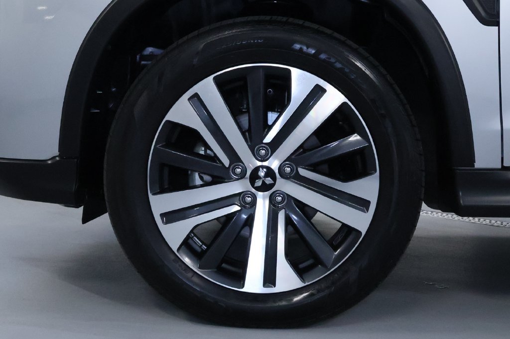 Used 2025 Mitsubishi Outlander Sport AWD image 28