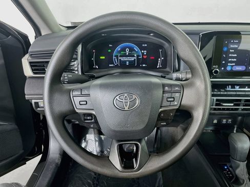 Used 2025 Toyota Camry LE w/ Convenience Package FWD image 14
