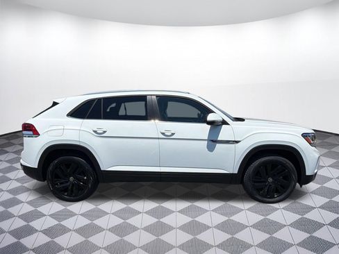 Certified 2023 Volkswagen Atlas Cross Sport SE w/ Black Wheel Package AWD/4WD image 8