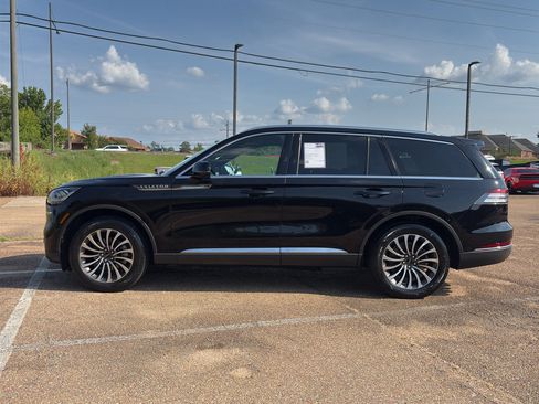 Used 2022 Lincoln Aviator Reserve w/ Elements Package Plus AWD/4WD image 10