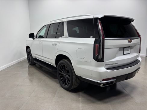 Used 2022 Cadillac Escalade Premium Luxury AWD/4WD image 10