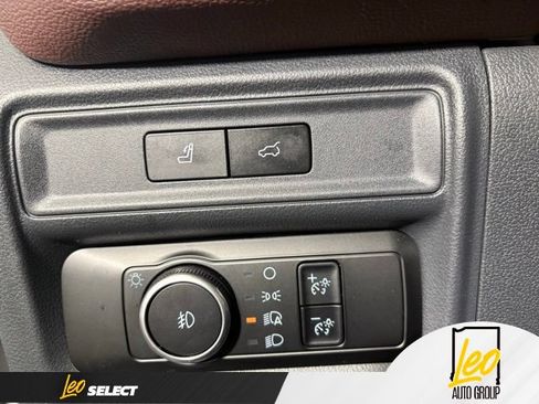 Used 2024 Ford Expedition Limited AWD/4WD image 19
