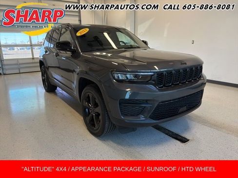 Used 2023 Jeep Grand Cherokee Altitude image 1