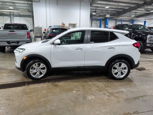 Used 2024 Buick Encore GX Preferred w/ Comfort Package image 5