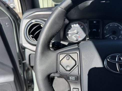 Certified 2023 Toyota Tacoma TRD Off-Road image 22