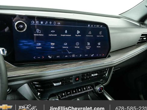 Used 2025 Chevrolet Tahoe LT image 12