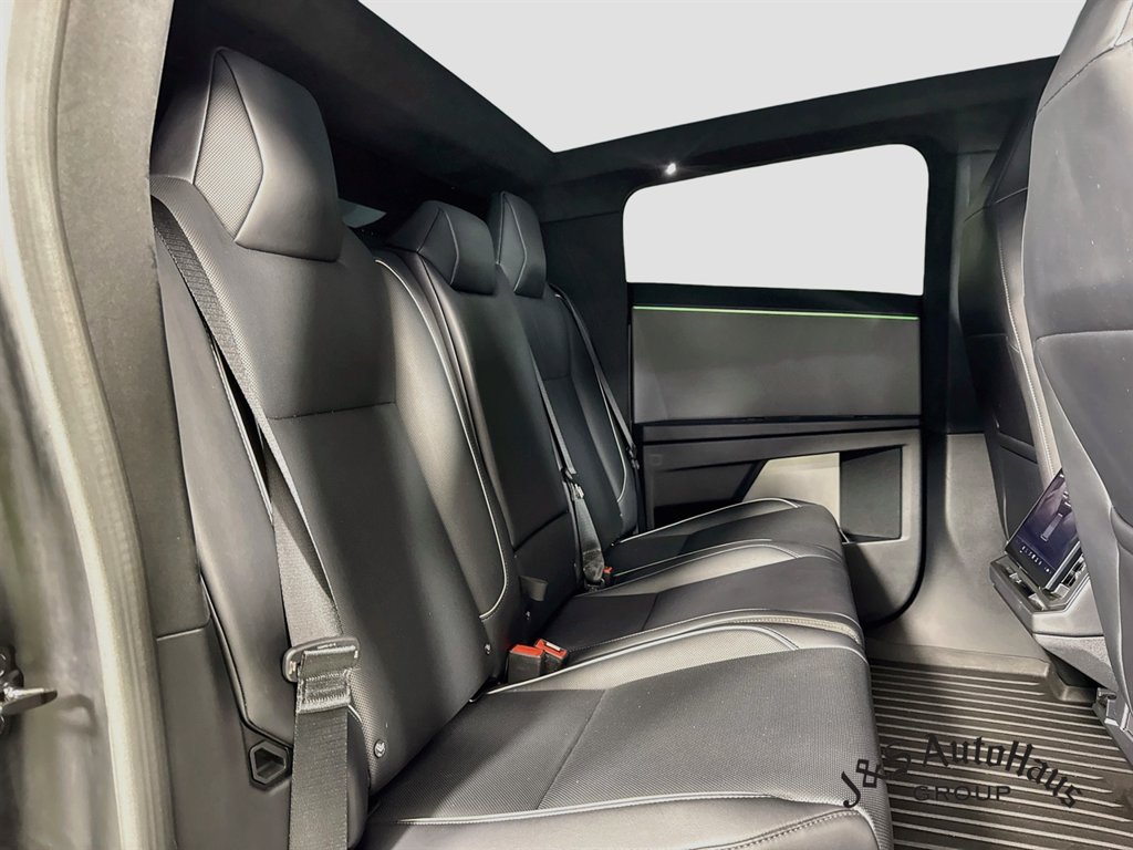 Used 2024 Tesla Cybertruck AWD Crew Cab image 35