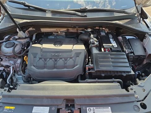 Used 2018 Volkswagen Tiguan SE w/ Panoramic Sunroof Package FWD image 55