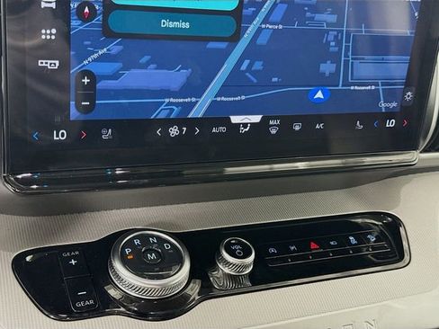 Used 2025 Ford Expedition Active image 16