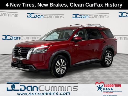 Used 2023 Nissan Pathfinder SL AWD/4WD image 1