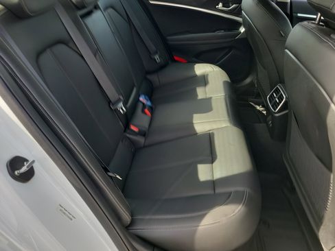 Certified 2026 Genesis G70 2.5T RWD image 23