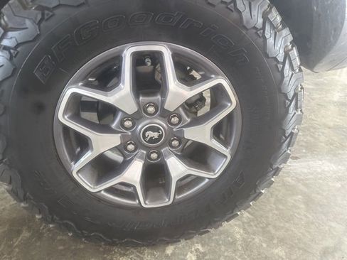 Used 2024 Ford Bronco Badlands image 4