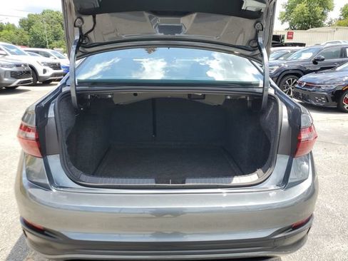 Used 2025 Volkswagen Jetta SE w/ Sunroof Package FWD image 9