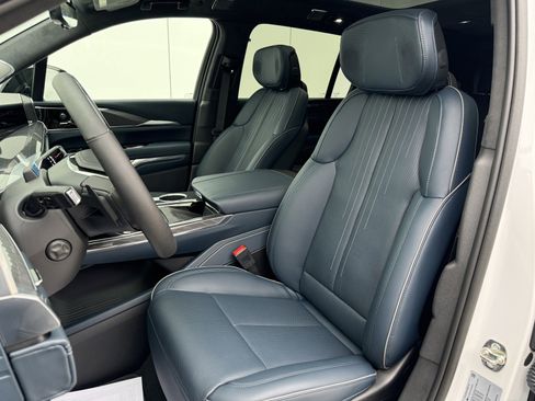 New 2025 Cadillac Escalade IQ Sport 2 w/ LPO, ONYX Package image 11