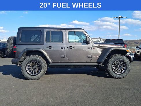 Used 2025 Jeep Wrangler Unlimited Rubicon image 7