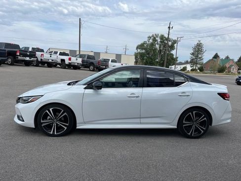 Used 2022 Nissan Sentra SR w/ SR Premium Package FWD image 10