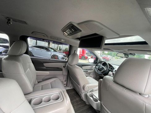 Used 2015 Honda Odyssey Touring Elite image 8