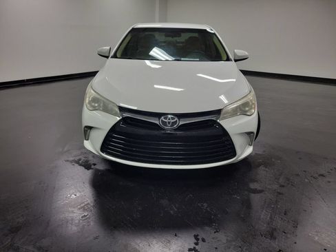 Used 2017 Toyota Camry XLE FWD image 2