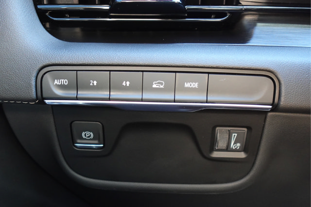 Used 2024 Cadillac Escalade Premium Luxury AWD/4WD image 35