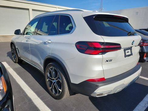 Used 2024 BMW X5 sDrive40i w/ Premium Package image 4