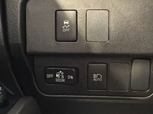 Used 2023 Toyota Tacoma SR5 image 40