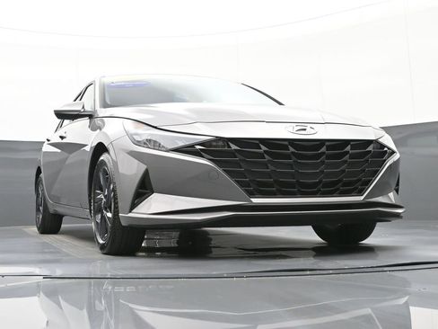 Certified 2023 Hyundai Elantra SEL image 45