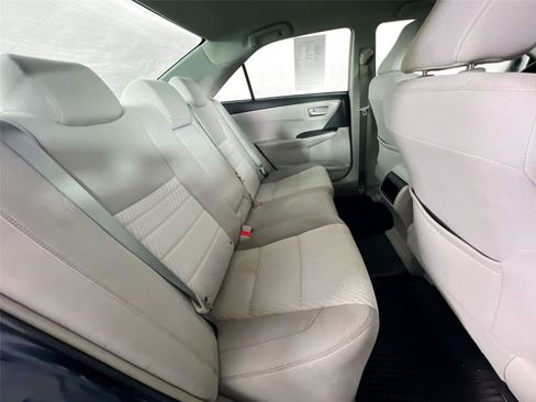 Used 2017 Toyota Camry LE image 23