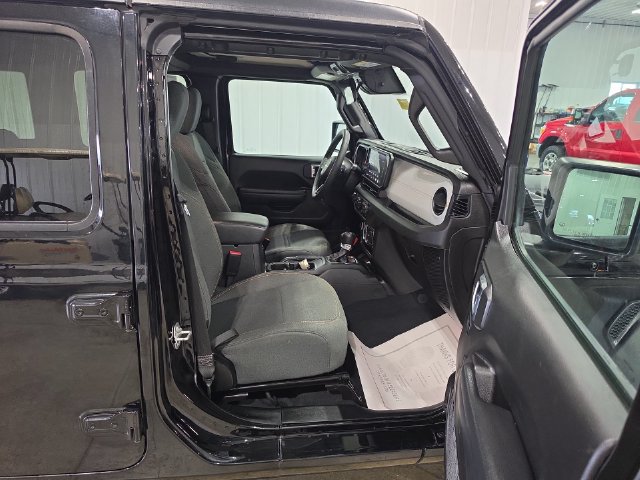 Used 2025 Jeep Wrangler Unlimited Sport AWD/4WD image 31