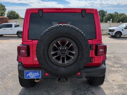 Used 2025 Jeep Wrangler Unlimited Rubicon 392 AWD/4WD image 4