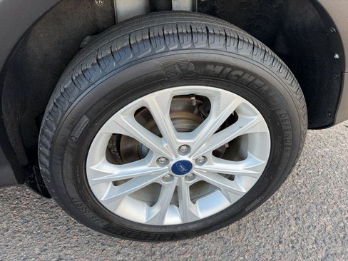 Used 2017 Ford Escape SE AWD/4WD image 21