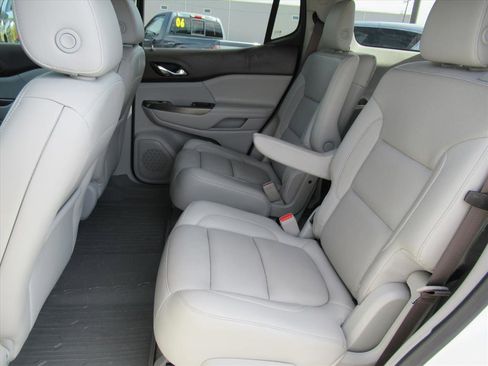 Used 2018 GMC Acadia SLT image 27