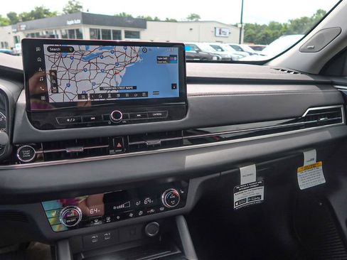 New 2025 Mitsubishi Outlander AWD image 32