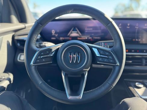 Used 2025 Buick Enclave Preferred image 6