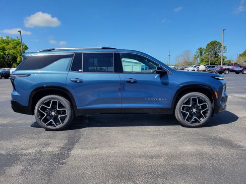 New 2026 Chevrolet Traverse High Country w/ LPO, Floor Liner Package image 4