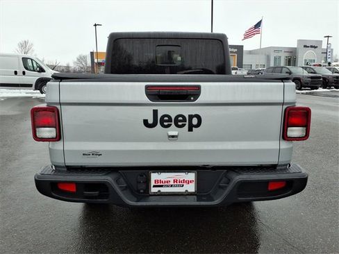 Used 2024 Jeep Gladiator Sport image 5
