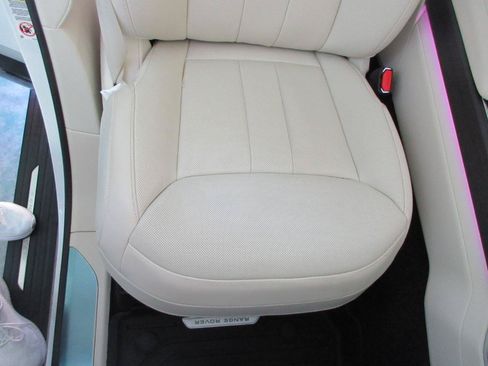 Used 2023 Land Rover Range Rover SE AWD/4WD image 24