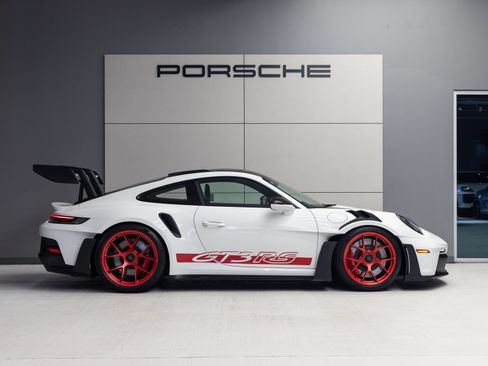Certified 2023 Porsche 911 GT3 RS RWD image 8