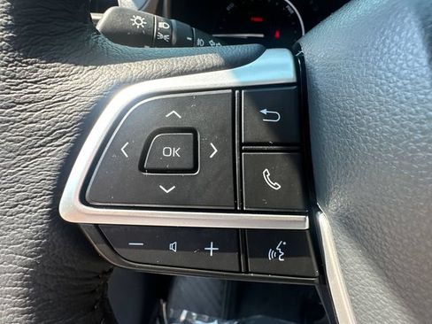 Used 2025 Toyota Sienna XLE w/ XLE Plus Package AWD/4WD image 32