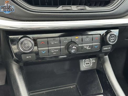Used 2024 Jeep Compass Limited w/ High Altitude Package AWD/4WD image 29