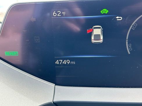 Used 2024 Toyota Prius XLE image 17