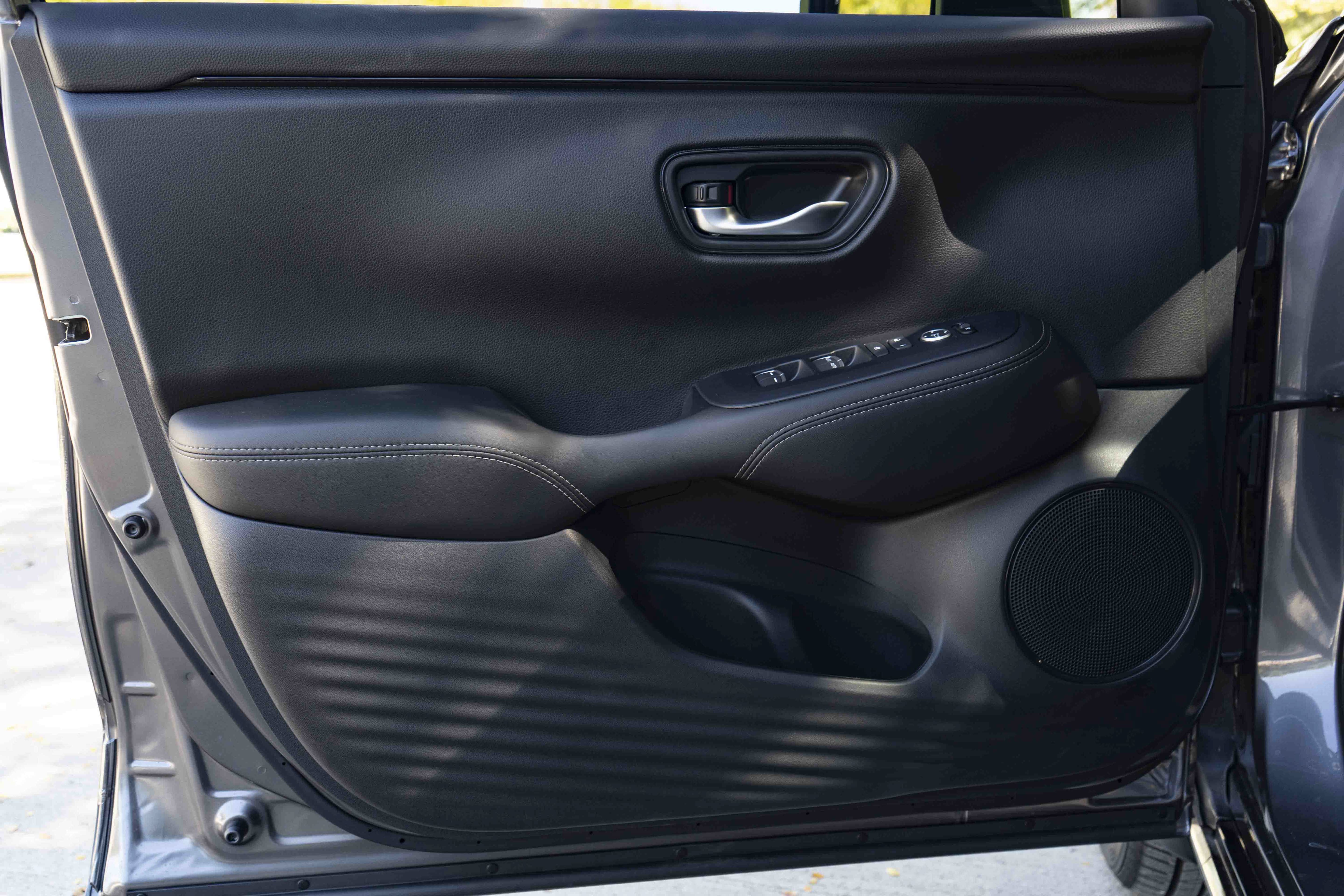Used 2027 Honda HR-V EX-L image 36