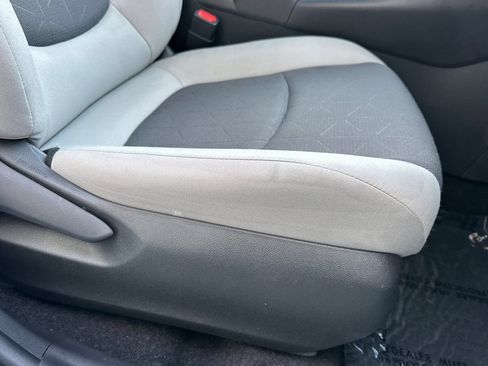 Used 2025 Toyota RAV4 XLE w/ Convenience Package FWD image 23